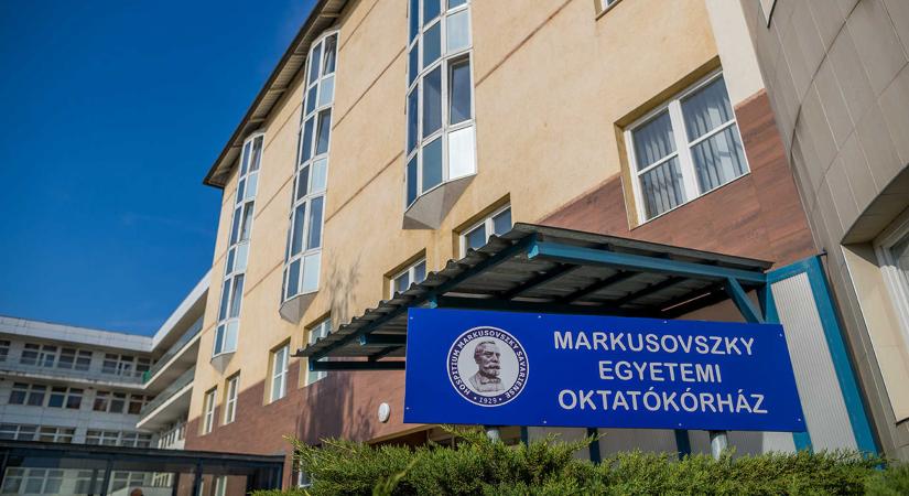Nagy a csend a Markusovszky-kórház dolgozóinak megváltozott munkaszerződése körül