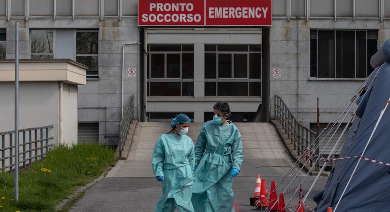 Közel 100 ezer ember halt meg a koronavírus szövődményei miatt Olaszországban