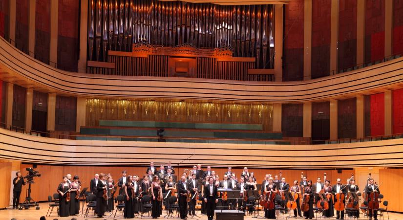 Mozart és Csajkovszkij dallamok a Savaria Szimfonikus Zenekar koncertjén