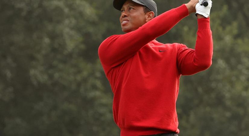 Golf: players wore the red and black of Tiger Woods on Sunday