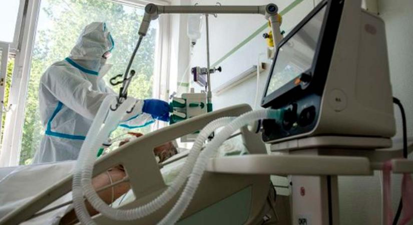 Intenzív terápiás szakorvos: a koronavírusosak a kórházban levegőért küzdenek