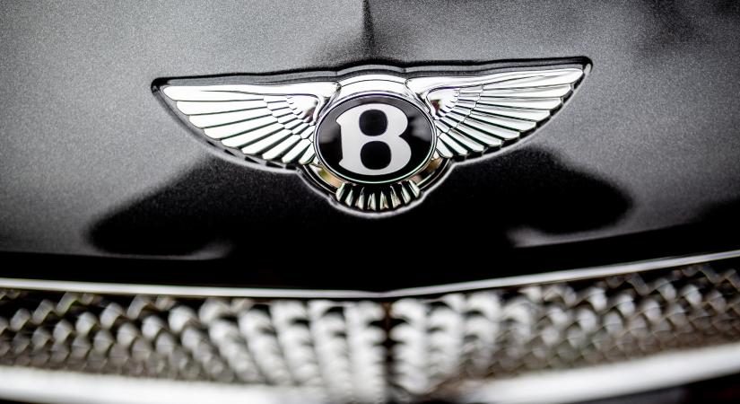 A Bentley visszahívott egy bizonyos luxusautót az USA-ból