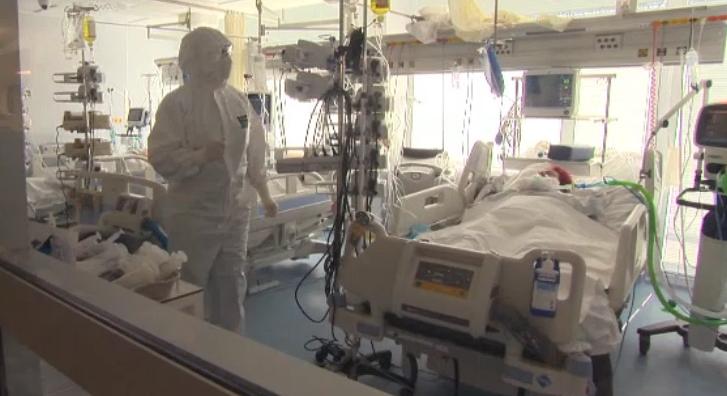 Drámai a helyzet Szlovákiában – Helyszíni riport a galántai járványkórházból – videó