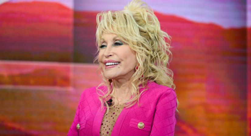 Dolly Partont a Moderna-vakcinával oltották be