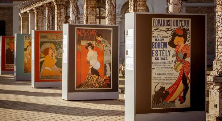 Különleges plakátgyűjtemény látható a Várkert Bazár teraszán