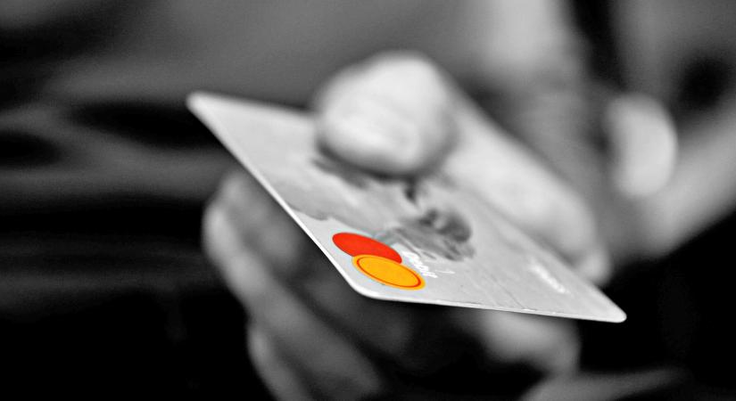 Rekord alacsony szinten a bankkártyát nem használók aránya Magyarországon