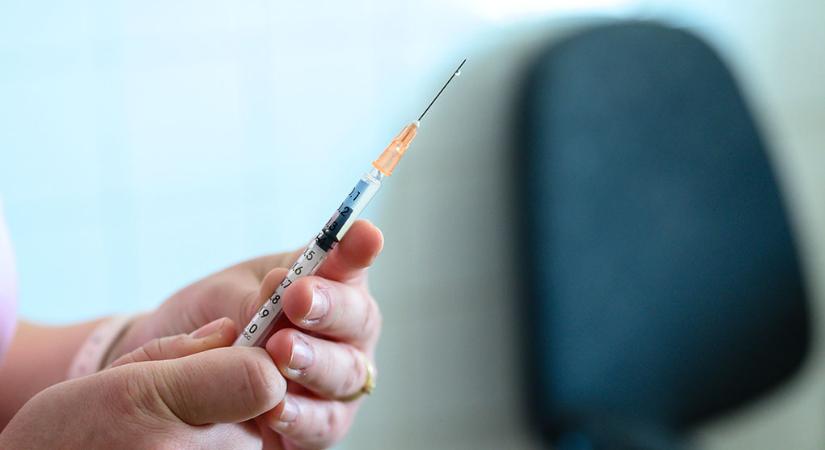 Európai Bizottság: a vakcinaútlevélen szerepelnie kell az oltás típusának