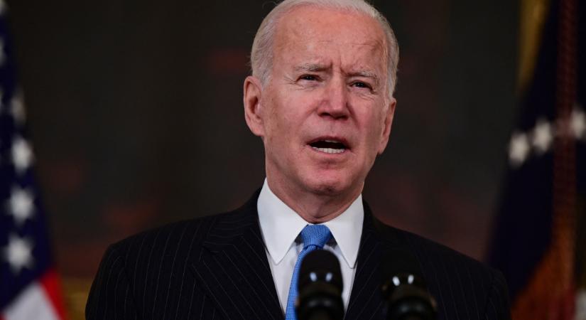 Joe Biden azt ígérte, hogy május végéig minden felnőttet beoltanak