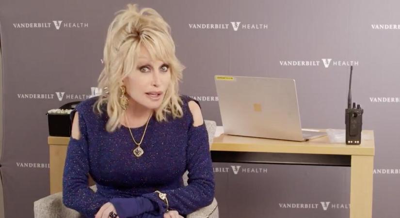 Dolly Parton vakcinahimnusszá írta át leghíresebb dalát, mielőtt megkapta az oltást