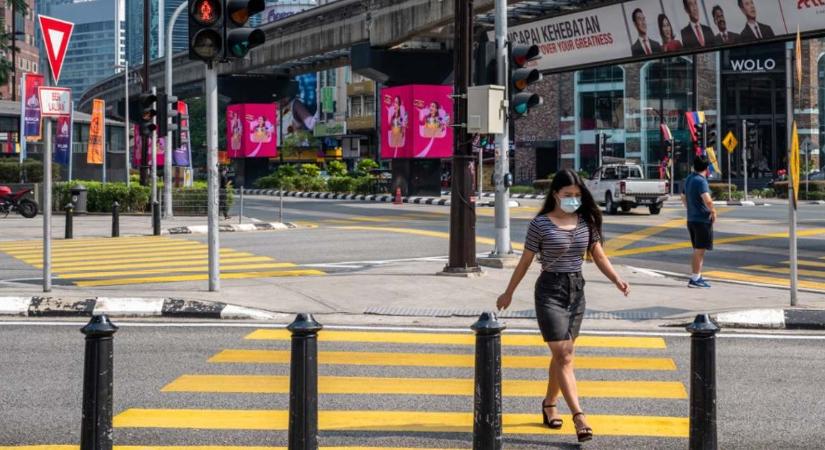 Nyomkövető karperec viselésére kötelezik Malajziában a fertőzötteket