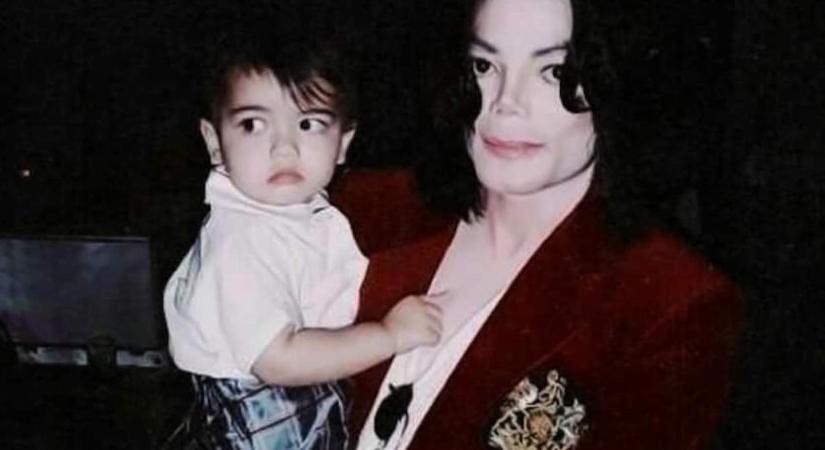 Nevet változtatott Michael Jackson fia