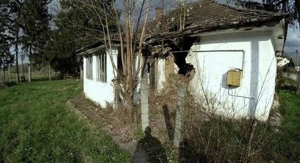 340 ember volt bejelentve egy szabolcsi falu romos házába