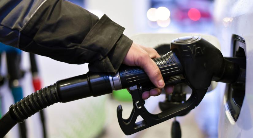 Emelkedett a benzin ára a hazai kutakon