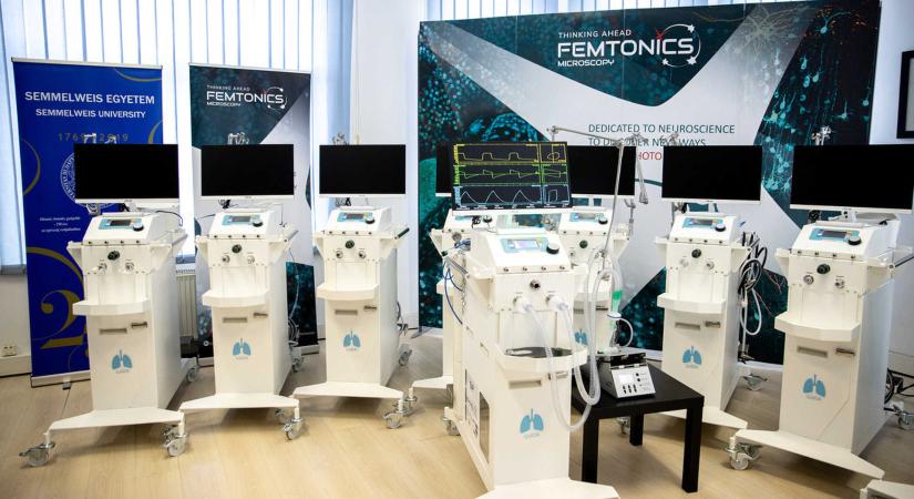 Tíz darab magyar fejlesztésű lélegeztetőgép érkezett a Semmelweis Egyetemre