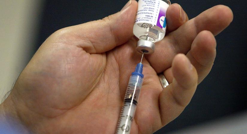 A francia miniszter szerint az EU-nak össze kellene fognia az orosz és kínai vakcinák ellen