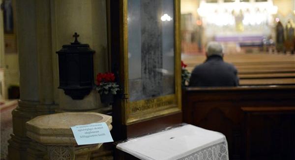 Nyitva maradnak a katolikus templomok, a miséket is megtartják