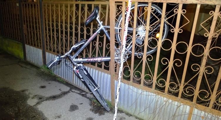 Fennakadt a kerítésen a biciklijével egy betörő Berettyóújfaluban
