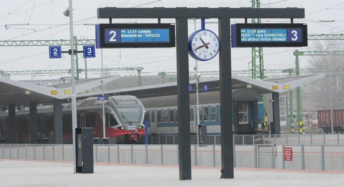 Március 16-tól több Fehérvárt érintő vasútvonalon is módosul a menetrend