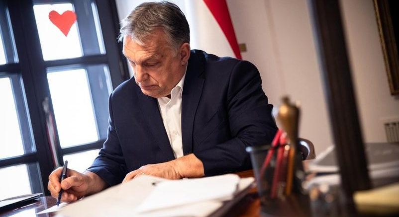 Orbán Viktor aláírta a rendelkezéseket: Nehéz két hét vár ránk
