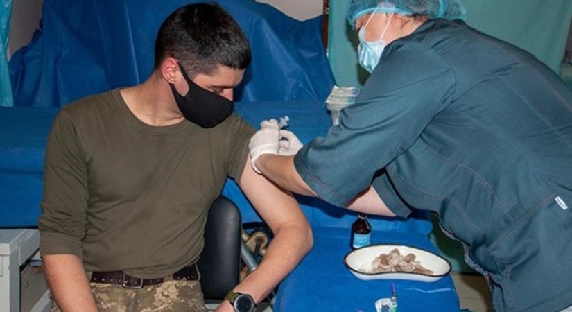 A hadműveletekben résztvevő katonák csupán 20%-a kész a koronavírus-oltásra