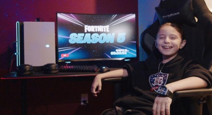 Ő a világ legfiatalabb profi Fortnite-játékosa, milliókért igazolták le a 8 éves kisfiút