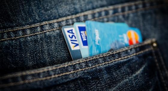 Ujjlenyomat-olvasós bankkártyákat adna ki a Samsung és a Mastercard