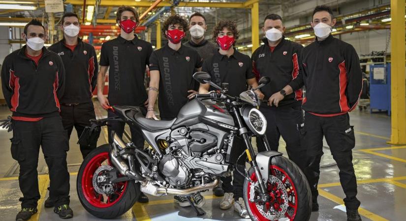 Elkezdték gyártani az új Ducati Monstert