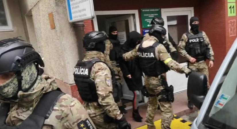 100 ezer eurót fizetett ki, hogy szabadulhasson, de egy másik korrupciós ügye miatt rögtön le is tartóztatták a szlovák politikust