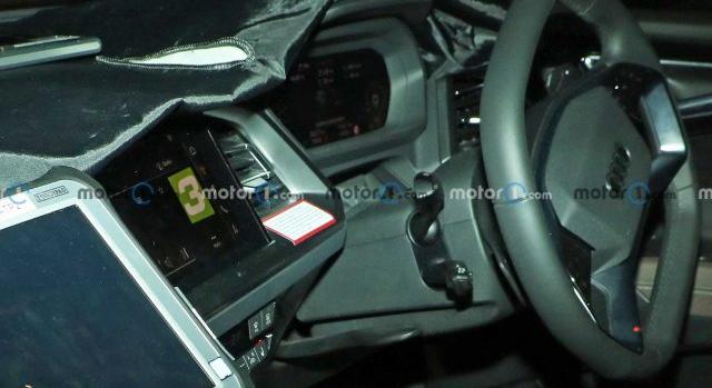 Már az Audi Q4 e-tron belterét sem kímélik a kémfotósok