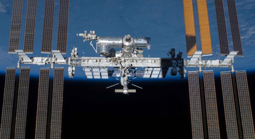 Orosz űrhajósok lyukakat fúrtak a Nemzetközi Űrállomás oldalfalába