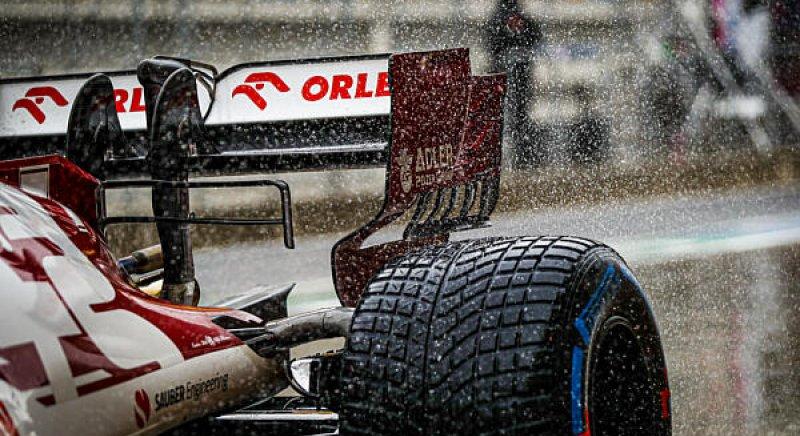 Pályázat nélkül hosszabbították meg a Pirelli F1-es szerződését