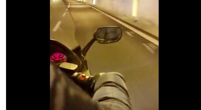 Ibrahimovic késésben volt, leintett egy motoros Milan-szurkolót – VIDEÓ
