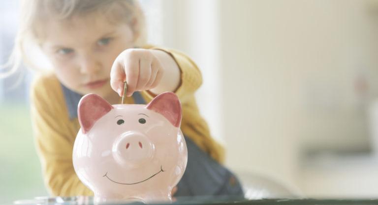 12 tipp, hogy tanítsd meg a gyermekedet helyesen bánni a pénzzel