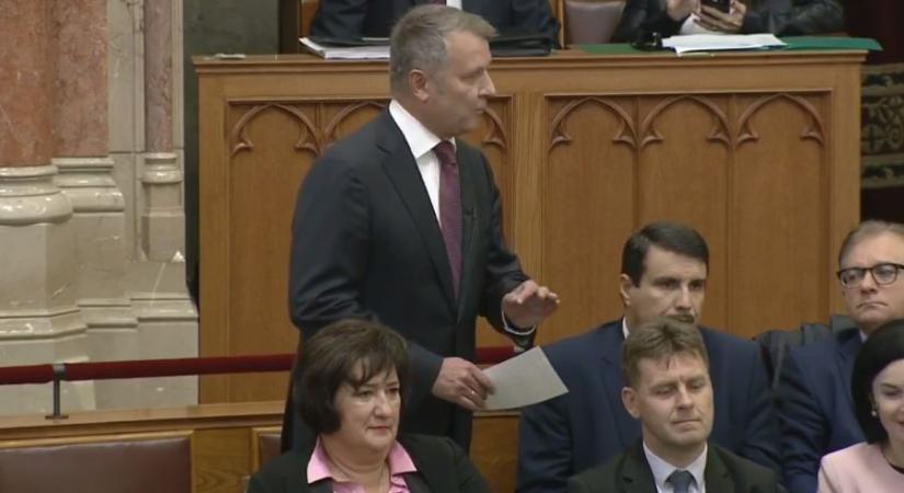 Megszólalt az MSZP korábbi elnöke: Fideszék most ott sültek fel, amiben elvileg a legjobbak