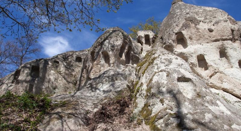 Misztikus kőzettornyok magasodnak a Bükk számos területén