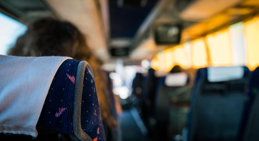 Ingyen visszatérítik a márciusi diák- és dolgozói busz- és vonatbérletek árát