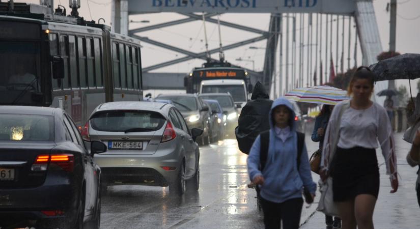 Magyar fejlesztés a dugók enyhítéséért: be akarnak avatkozni a lámpaprogramokba a forgalom függvényében
