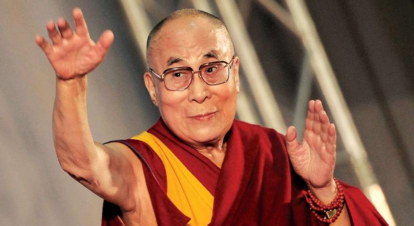 Az AstraZeneca vakcináját kapta meg a dalai láma