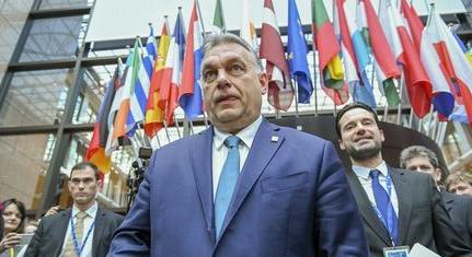Orbánnak nem jött össze a kettős játék