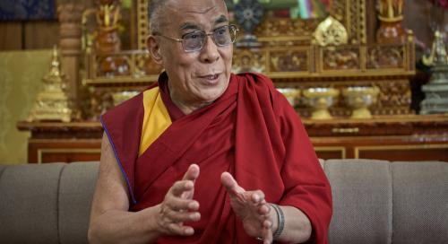 A dalai láma megkapta az oltás első adagját