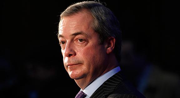 Visszavonul a pártpolitikától Farage