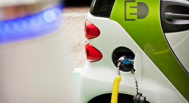 Öt perc alatt tölthető akkumulátort fejlesztenek e-autókhoz