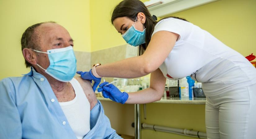 Meghalt egy ápolónő az oltás után, vizsgálják az AstraZeneca vakcina biztonságosságát Ausztriában