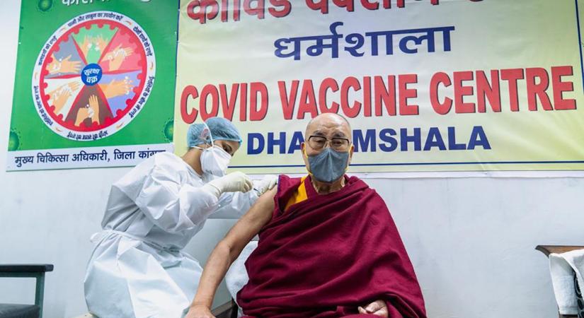 Újabb fontos ember kapta meg a koronavírus elleni védőoltást