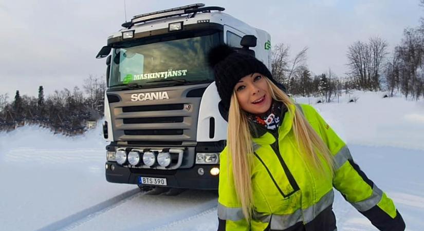 Angelica Larsson gyönyörű sminkben vezeti hatalmas síkplatós kamionját