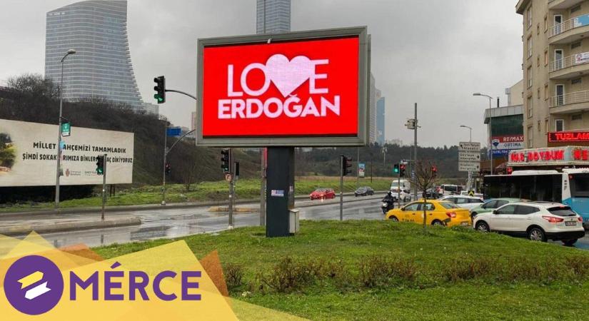 „Stop Erdoğan”-hirdetések jelentek meg New Yorkban, török önkormányzatok gyorsan szerelmet vallottak a vezetőnek