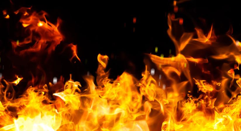 Tűz ütött ki Egerben, egy Vallon utcai lakásban