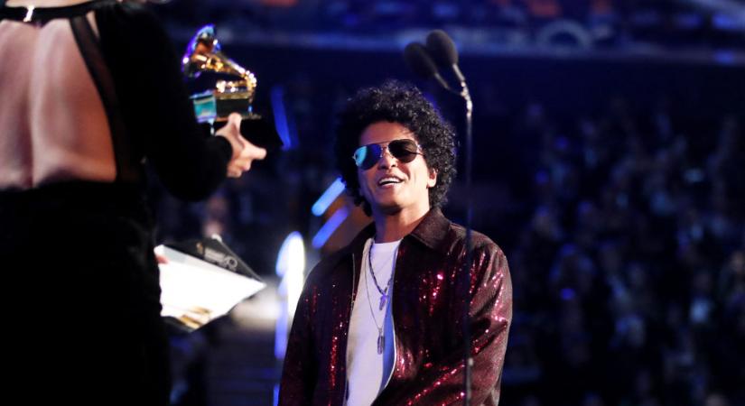 Bruno Mars Twitteren könyörög a szervezőknek, hogy felléphessen a Grammy-n