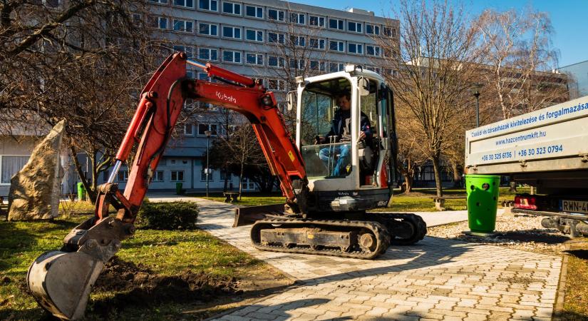 Korszerű irányítótábla-rendszert építenek ki a Széchenyi István Egyetem győri campusán