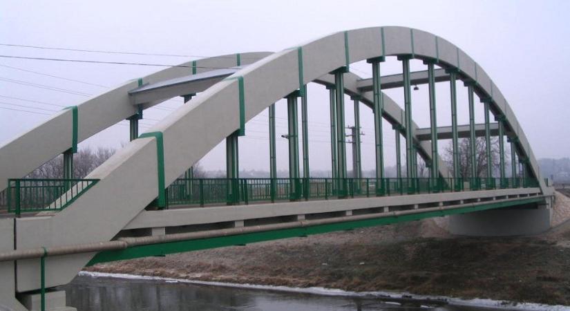 Csütörtöktől súlykorlátozást vezetnek be a sárvári Rába-hídon